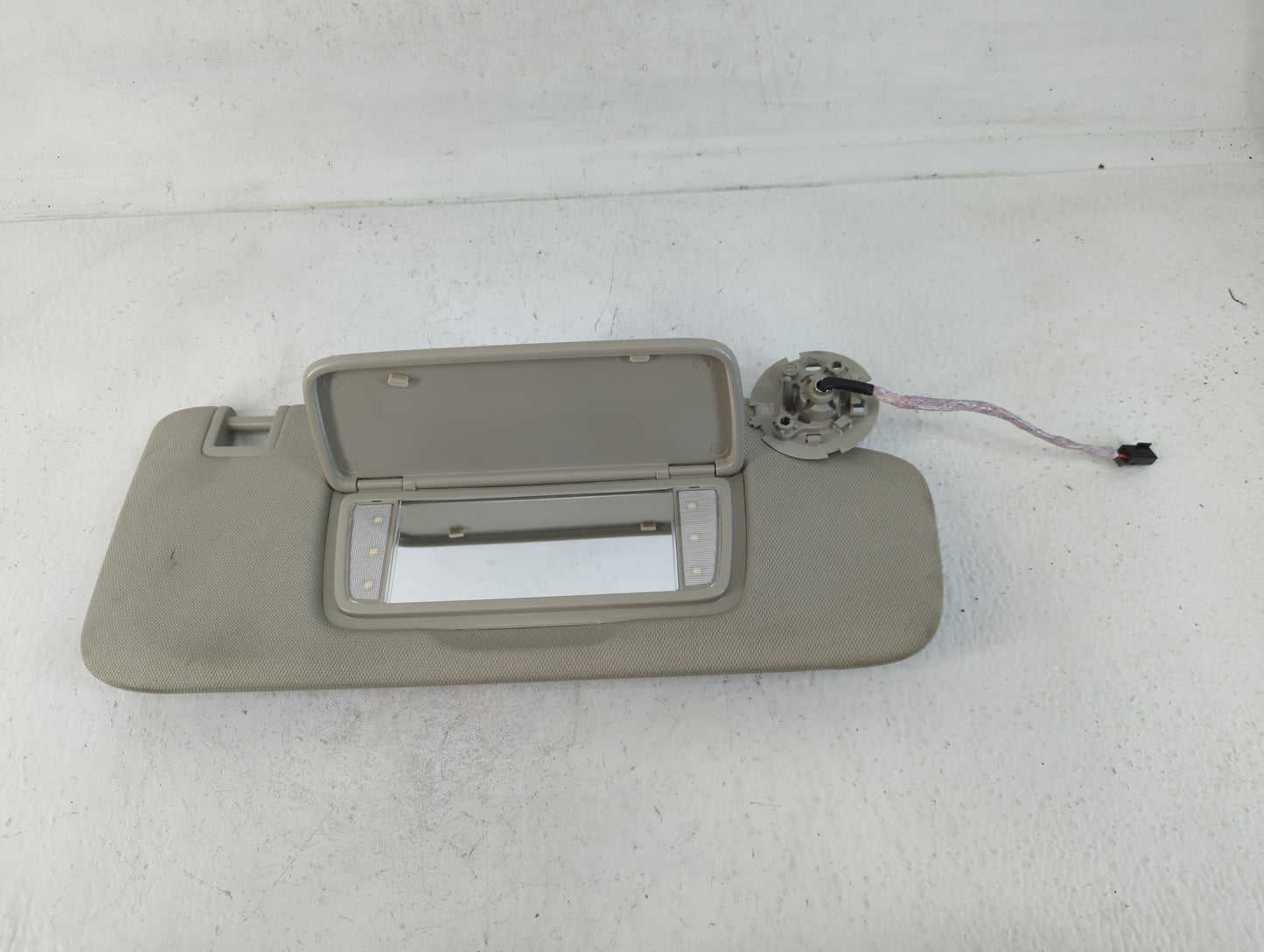 2022 Gmc Terrain Sun Visor Shade Replacement Driver Left Mirror Fits OEM Used Auto Parts - Oemusedautoparts1.com