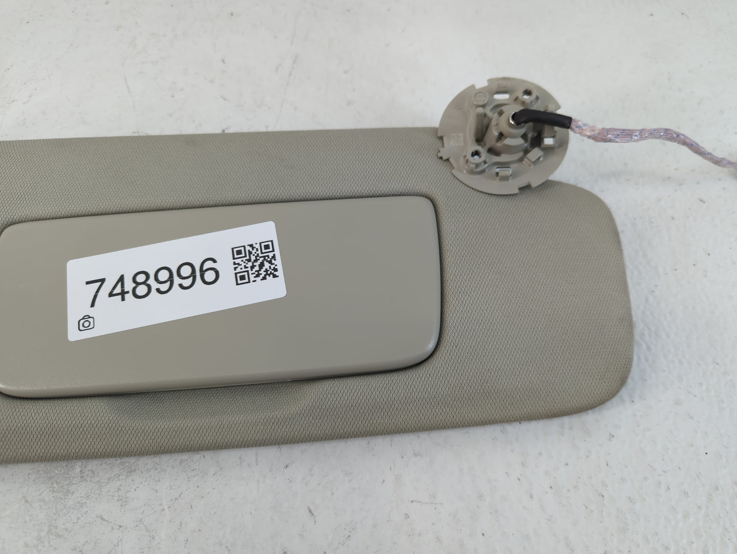 2022 Gmc Terrain Sun Visor Shade Replacement Driver Left Mirror Fits OEM Used Auto Parts - Oemusedautoparts1.com