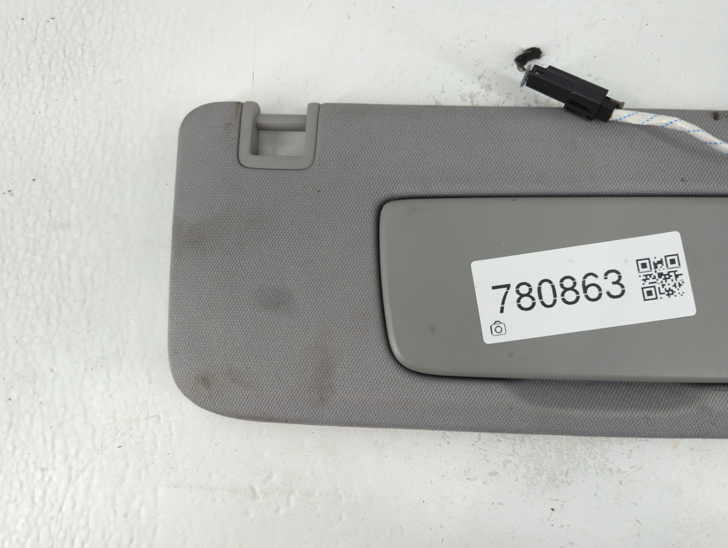 2022 Gmc Terrain Sun Visor Shade Replacement Driver Left Mirror Fits OEM Used Auto Parts - Oemusedautoparts1.com