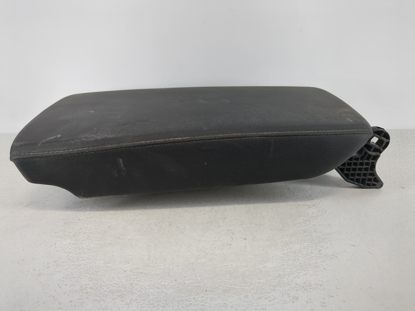 2021-2022 Honda Accord Center Console Armrest Cover Lid Fits Fits 2021 2022 OEM Used Auto Parts - Oemusedautoparts1.com