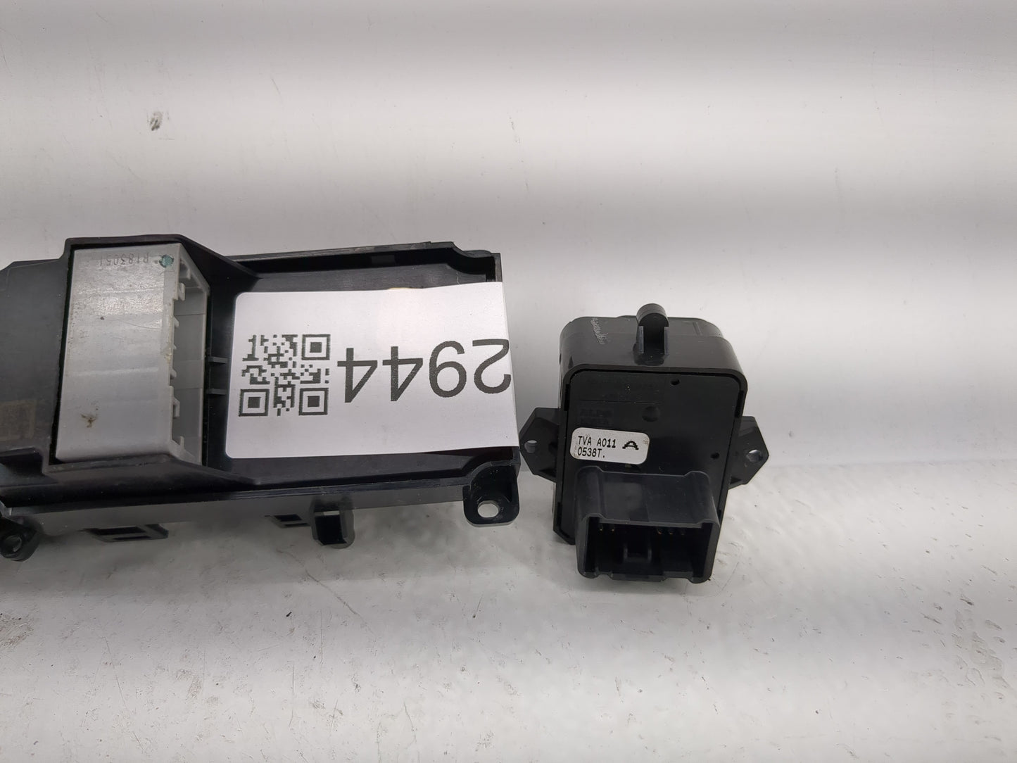 2018-2022 Honda Accord Master Power Window Switch Replacement Driver Side Left P/N:M64590 Fits Fits 2018 2019 2020 2021 2022