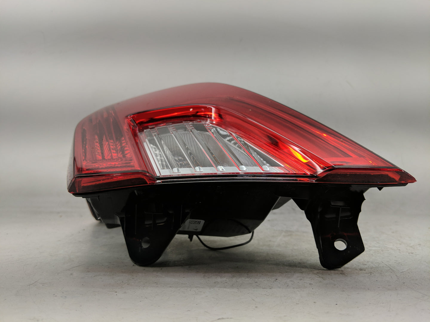 2018-2022 Honda Accord Tail Light Assembly Passenger Right OEM P/N:20180418 Fits Fits 2018 2019 2020 2021 2022 OEM Used Auto