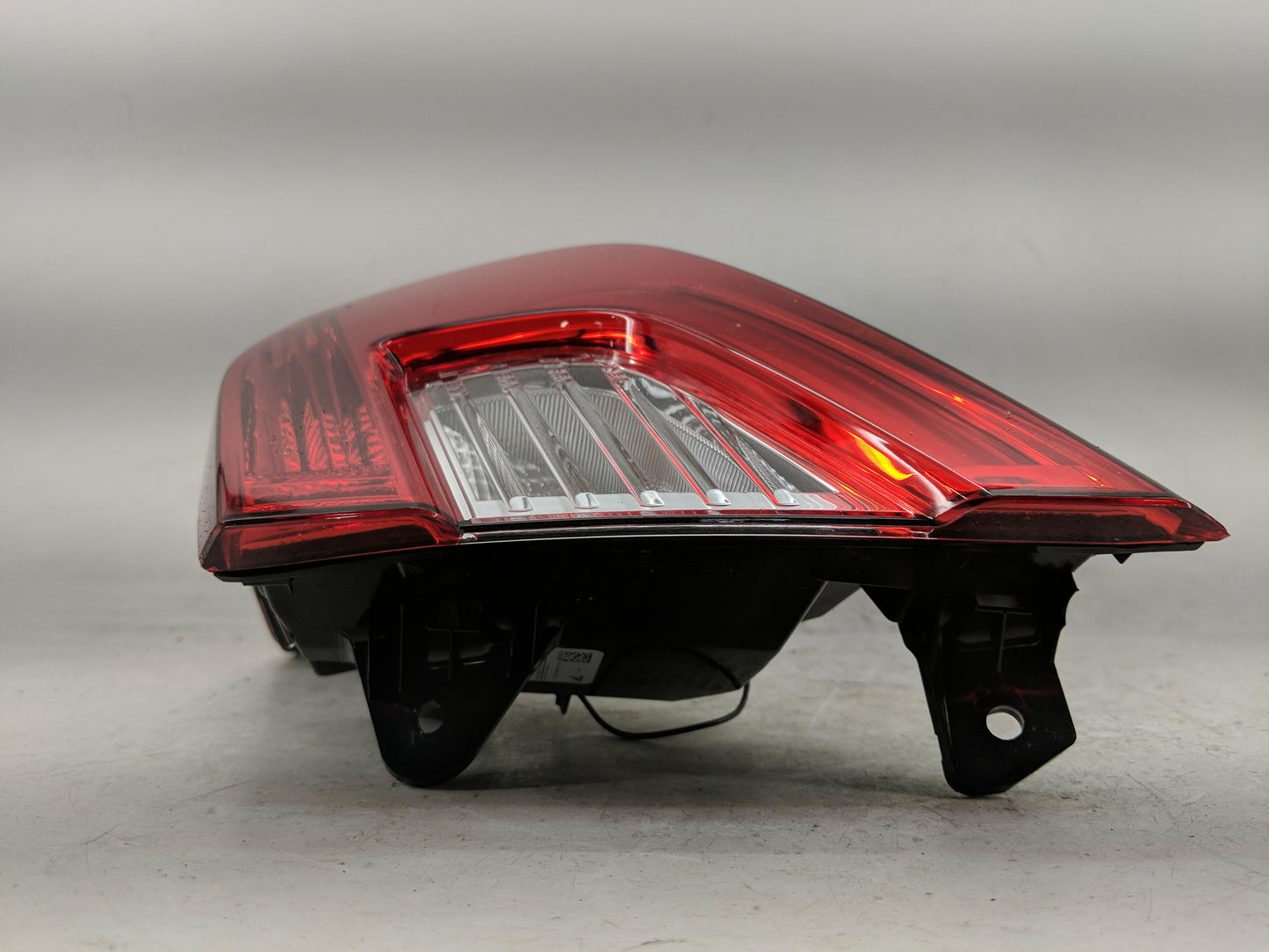 2018-2022 Honda Accord Tail Light Assembly Passenger Right OEM P/N:20180418 Fits Fits 2018 2019 2020 2021 2022 OEM Used Auto