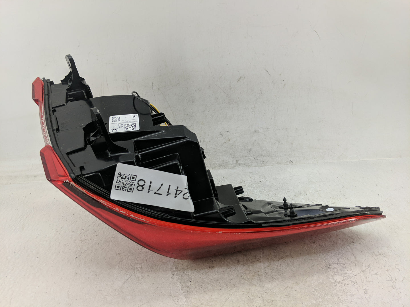 2018-2022 Honda Accord Tail Light Assembly Passenger Right OEM P/N:20180418 Fits Fits 2018 2019 2020 2021 2022 OEM Used Auto