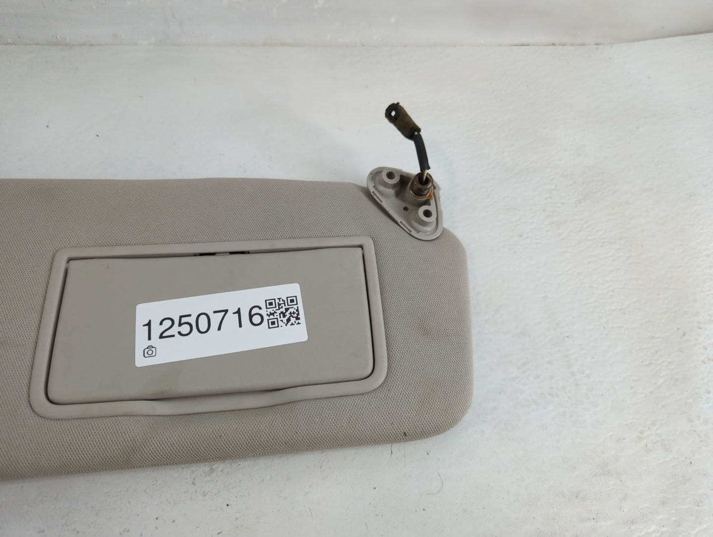 2018-2022 Honda Accord Sun Visor Shade Replacement Passenger Right Mirror Fits Fits 2018 2019 2020 2021 2022 OEM Used Auto P