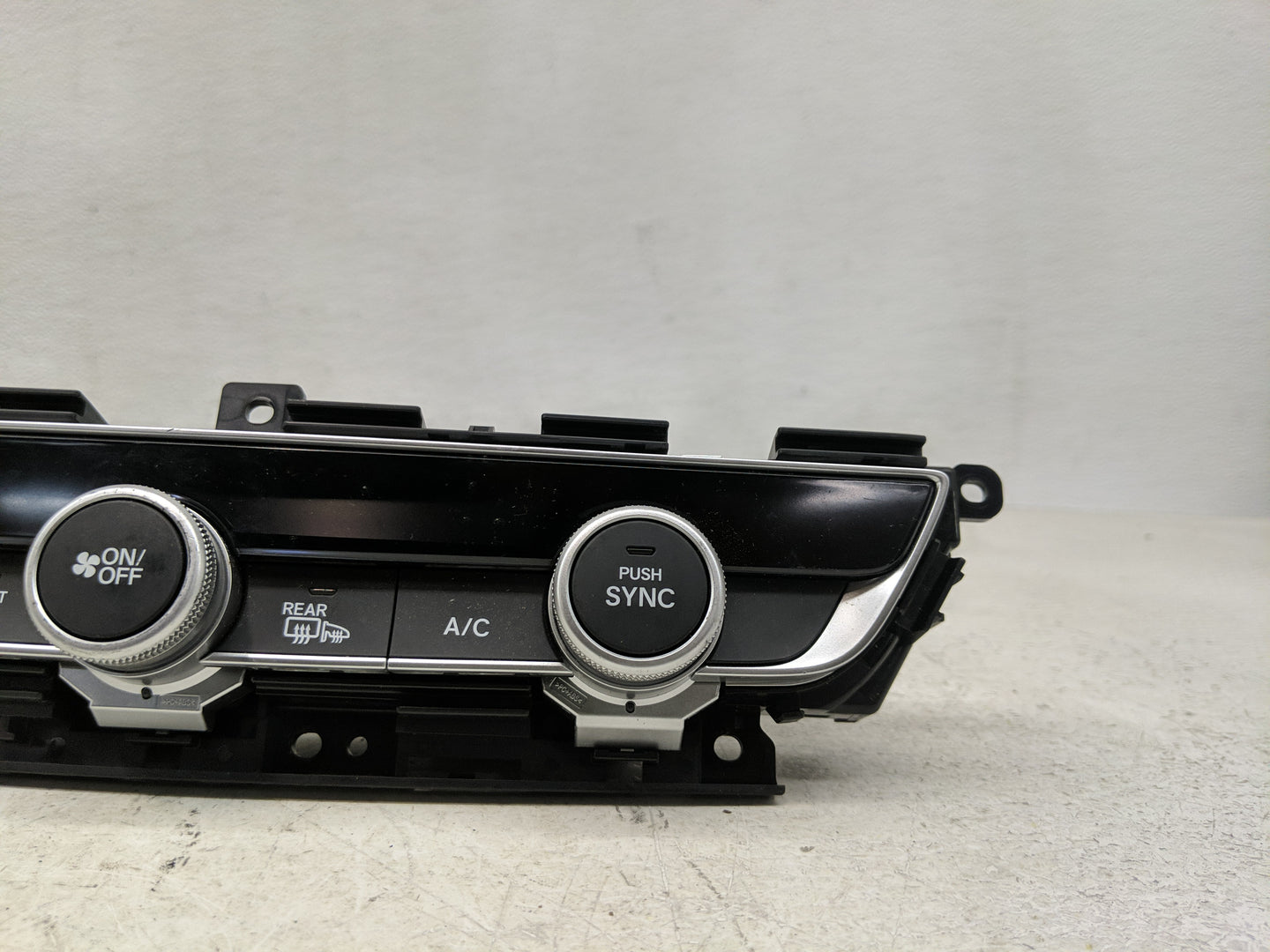 2018-2022 Honda Accord Climate Control Module Temperature AC/Heater Replacement P/N:79610TWAA117M1 Fits OEM Used Auto Parts 