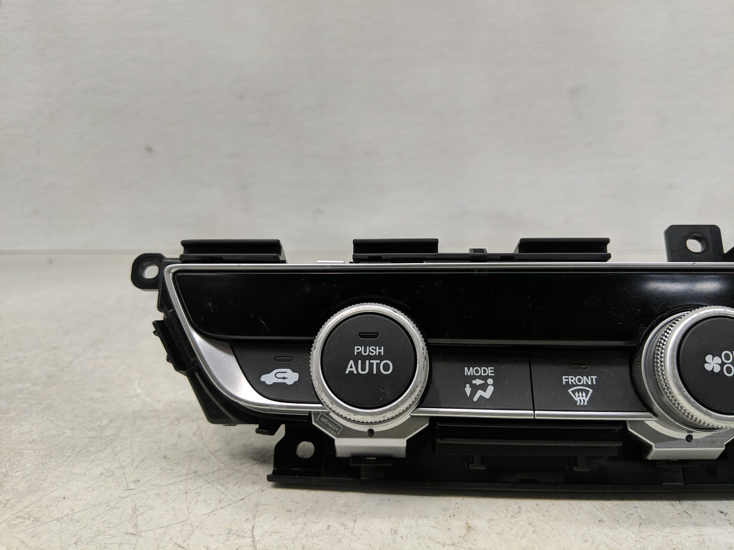 2018-2022 Honda Accord Climate Control Module Temperature AC/Heater Replacement P/N:79610TWAA117M1 Fits OEM Used Auto Parts 