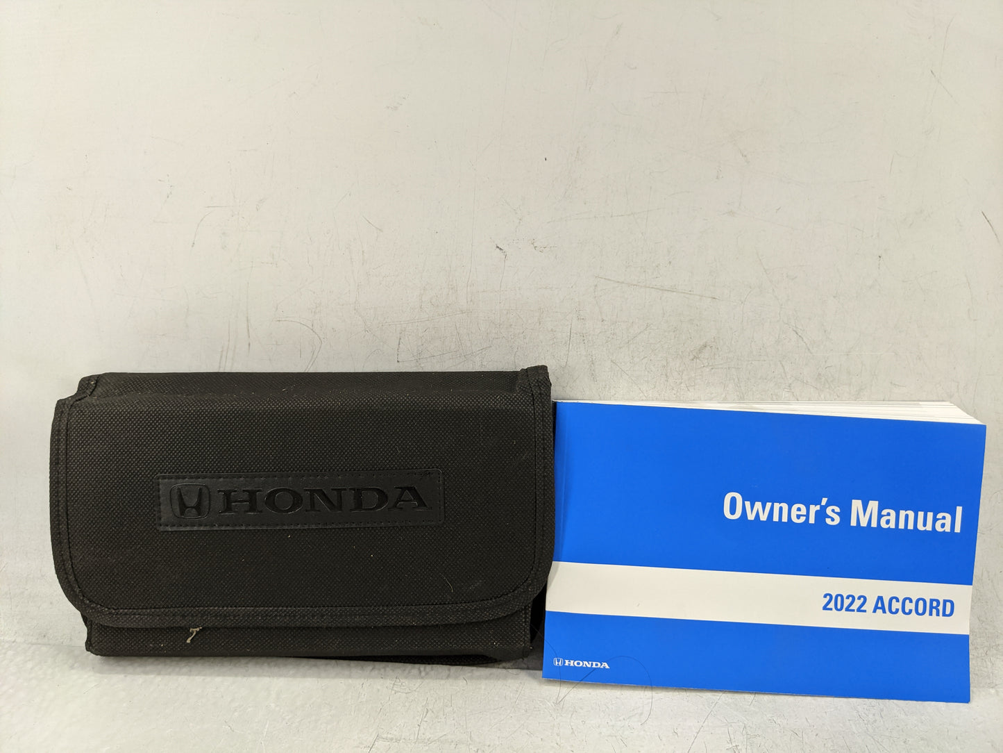 2022 Honda Accord Owners Manual Book Guide P/N:00X31-TVA-6400 OEM Used Auto Parts - Oemusedautoparts1.com