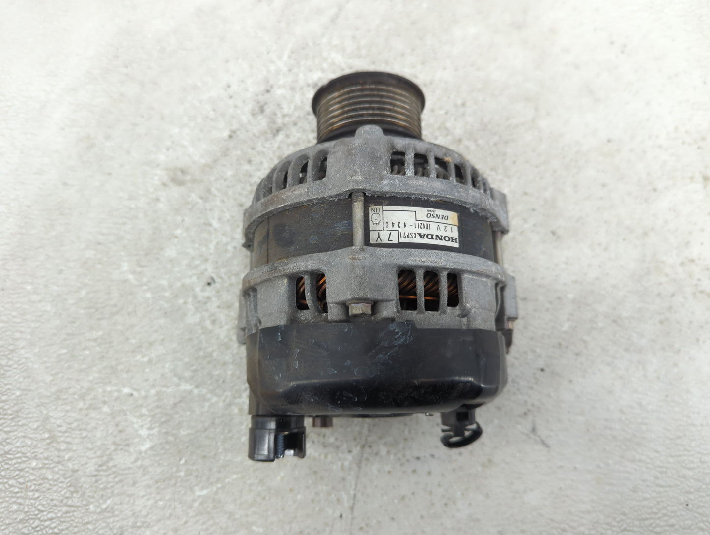 2018-2022 Honda Accord Alternator Replacement Generator Charging Assembly Engine OEM P/N:104211-4340 Fits OEM Used Auto Part