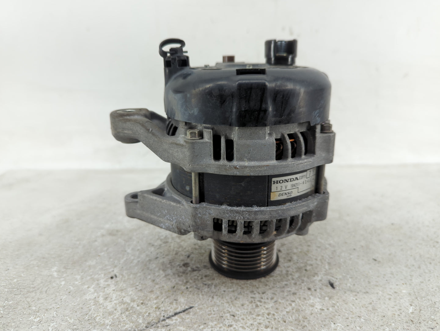 2018-2022 Honda Accord Alternator Replacement Generator Charging Assembly Engine OEM P/N:104211-4340 Fits OEM Used Auto Part