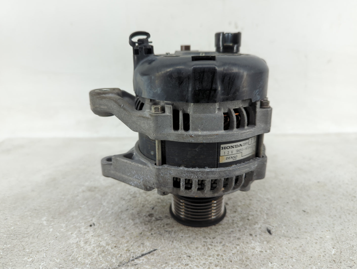 2018-2022 Honda Accord Alternator Replacement Generator Charging Assembly Engine OEM P/N:104211-4340 Fits OEM Used Auto Part