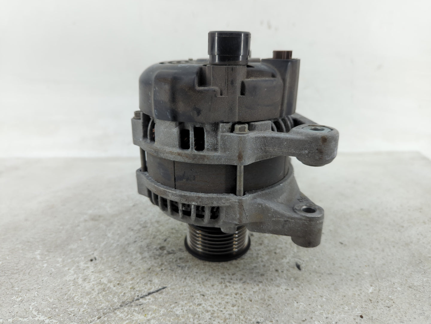 2018-2022 Honda Accord Alternator Replacement Generator Charging Assembly Engine OEM P/N:104211-4340 Fits OEM Used Auto Part