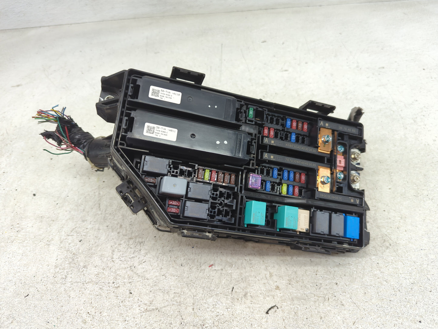 2021-2022 Honda Accord Fusebox Fuse Box Panel Relay Module P/N:50-TVA-A110 30-TVA-A011 Fits Fits 2021 2022 OEM Used Auto Par