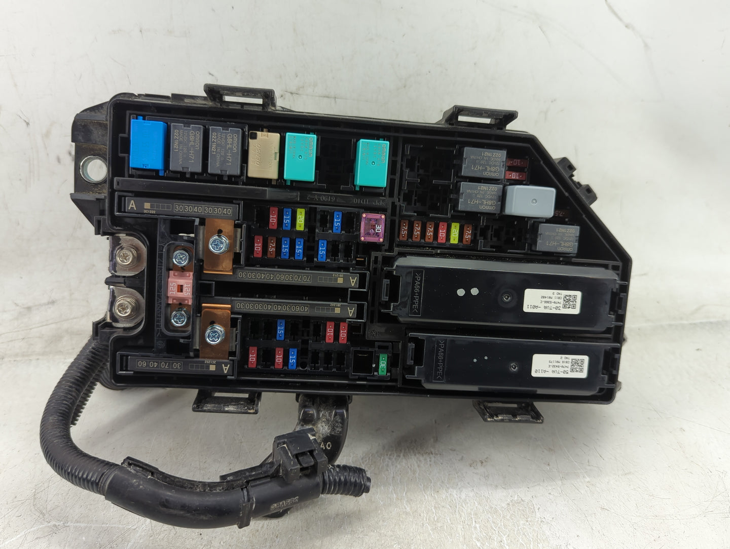 2021-2022 Honda Accord Fusebox Fuse Box Panel Relay Module P/N:50-TVA-A110 30-TVA-A011 Fits Fits 2021 2022 OEM Used Auto Par