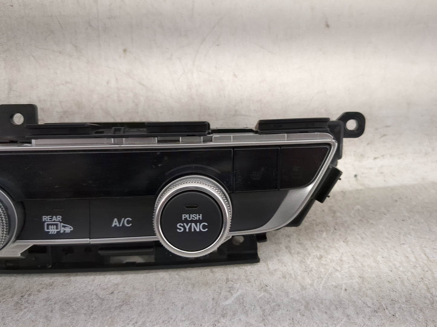 2022 Honda Accord Climate Control Module Temperature AC/Heater Replacement P/N:79610TVAA517M1 SANWA2A954A Fits OEM Used Auto
