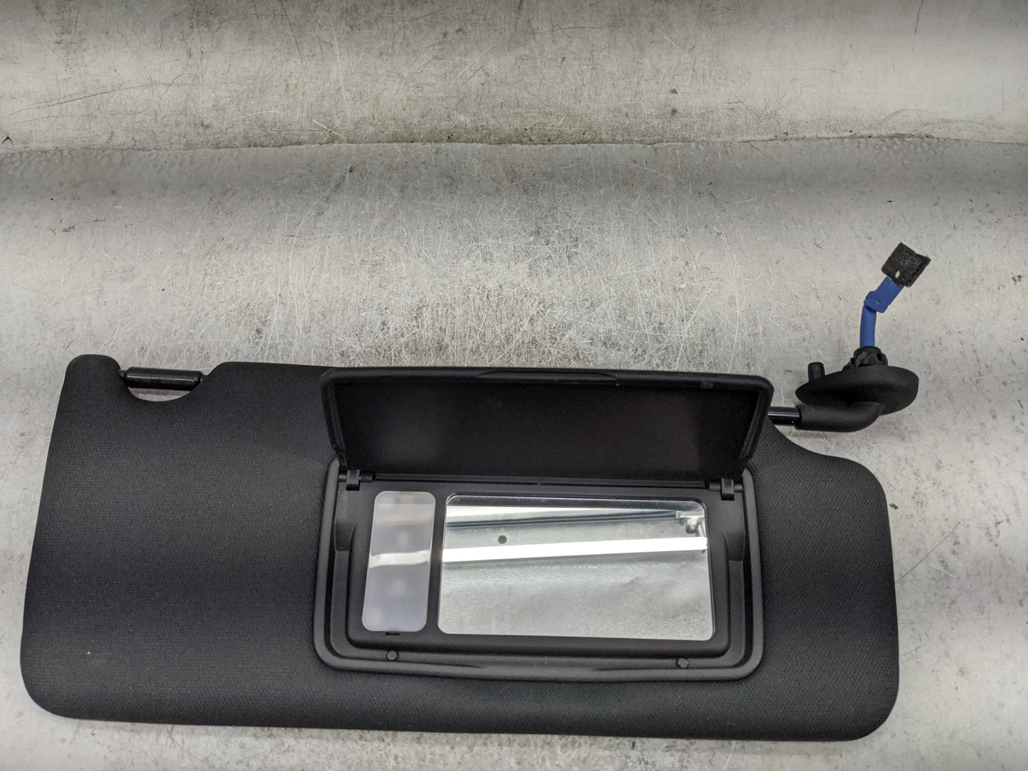 2018-2022 Honda Accord Sun Visor Shade Replacement Passenger Right Mirror Fits Fits 2018 2019 2020 2021 2022 OEM Used Auto P