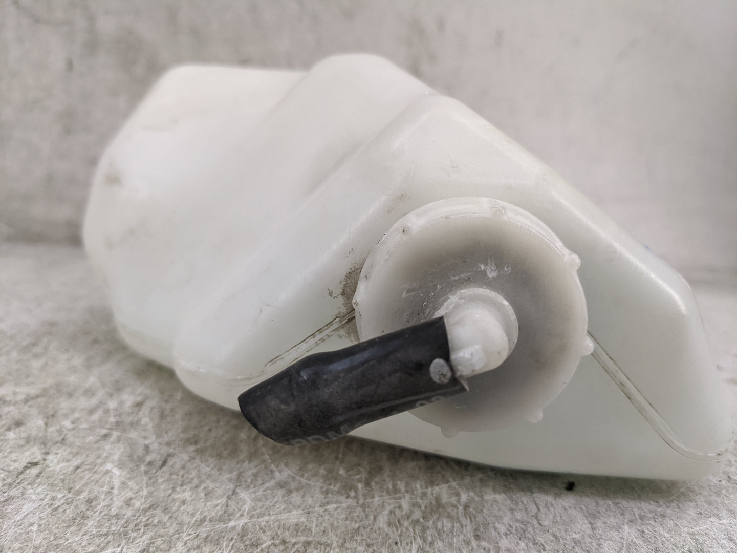 2022 Honda Accord Windshield Washer Fluid Reservoir Bottle Oem 1477041 - Oemusedautoparts1.com