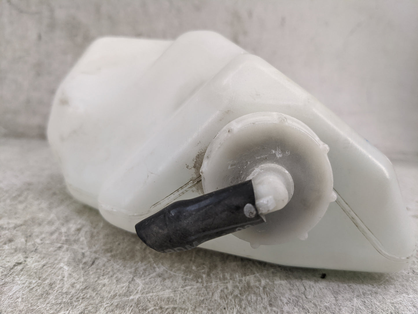 2022 Honda Accord Windshield Washer Fluid Reservoir Bottle Oem 1477041 - Oemusedautoparts1.com