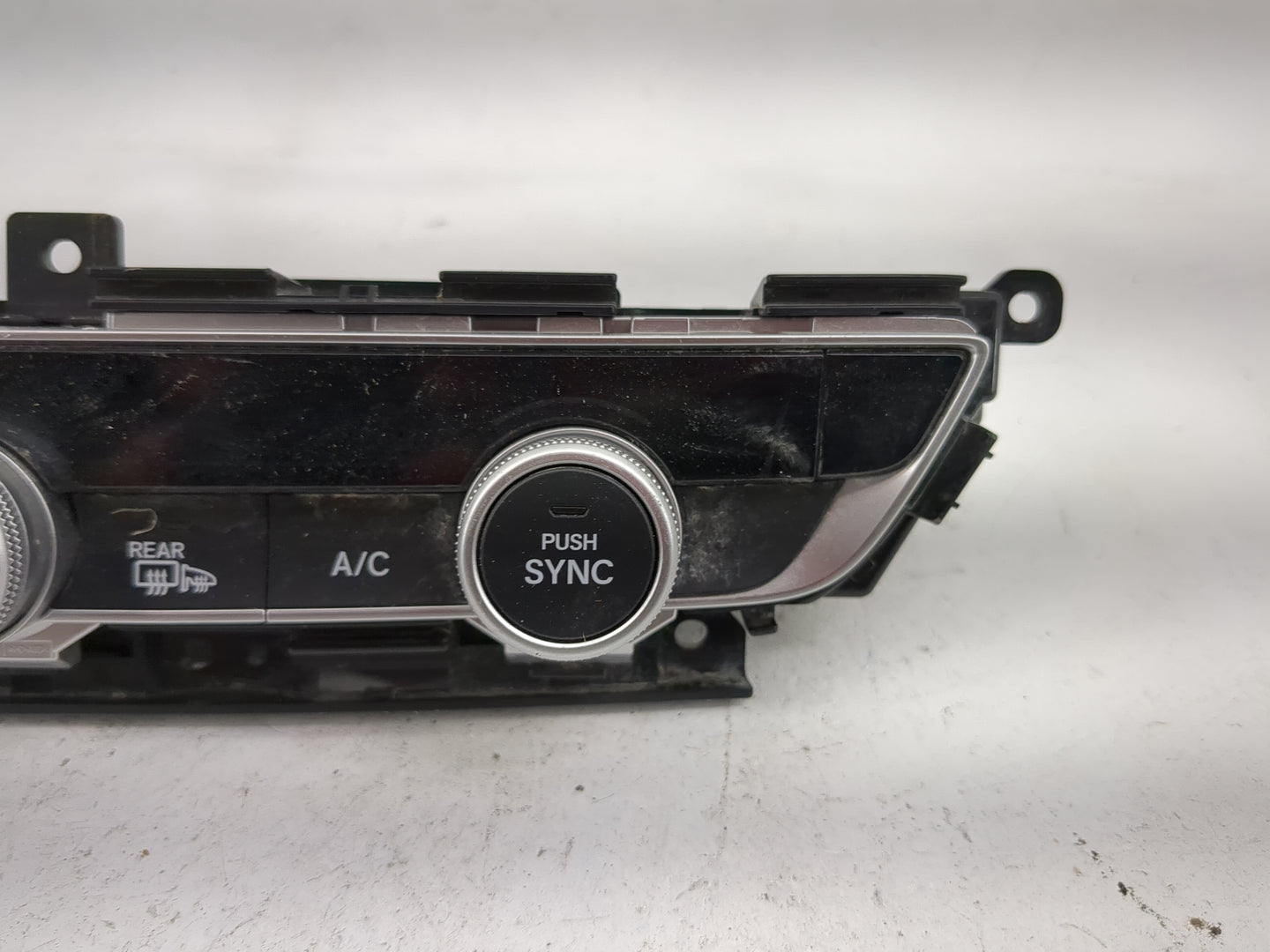 2022 Honda Accord Climate Control Module Temperature AC/Heater Replacement P/N:79610TVAA710M1 SANWA2A958A Fits OEM Used Auto