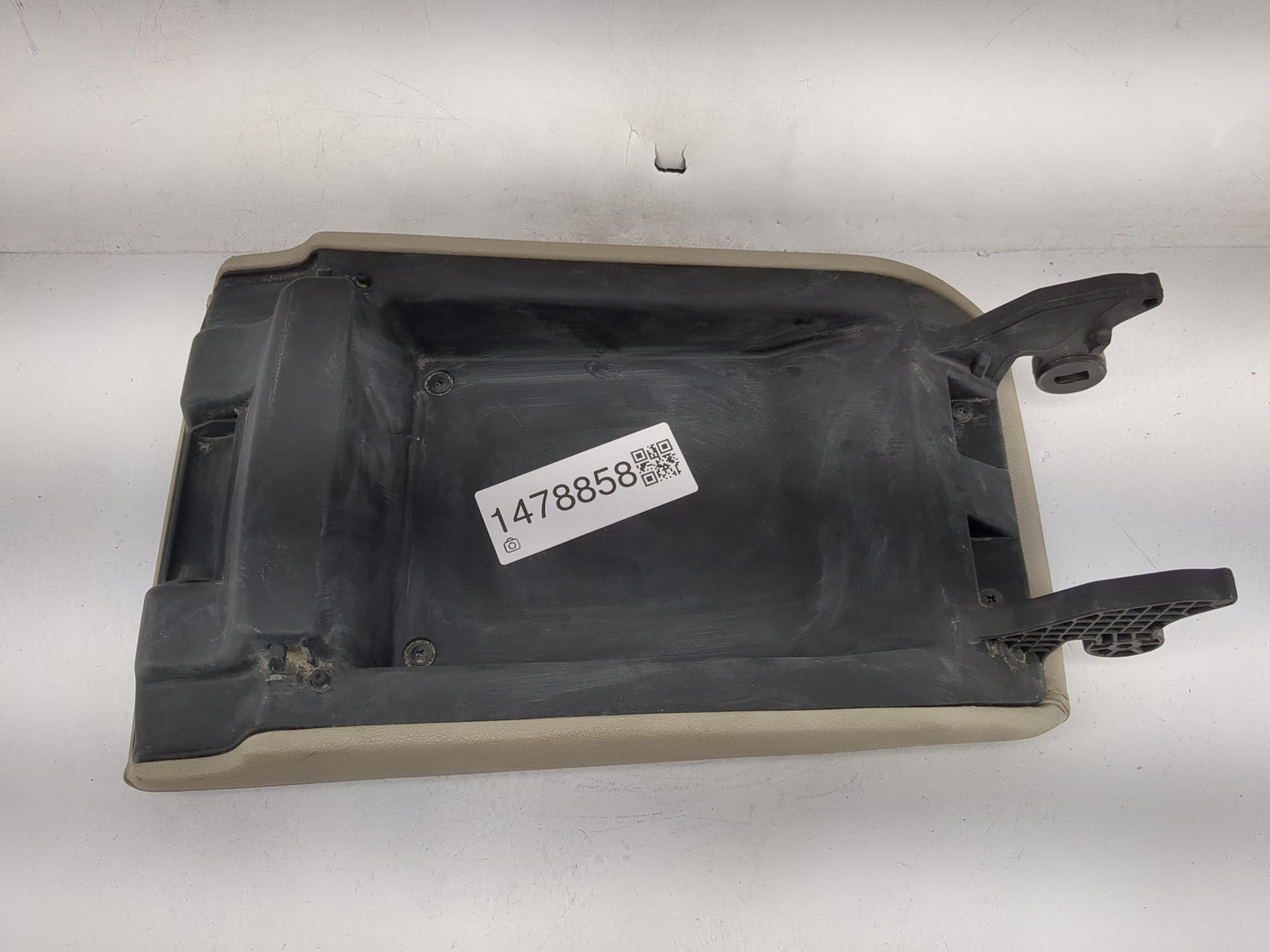 2022 Honda Accord Center Console Armrest Cover Lid Fits OEM Used Auto Parts - Oemusedautoparts1.com
