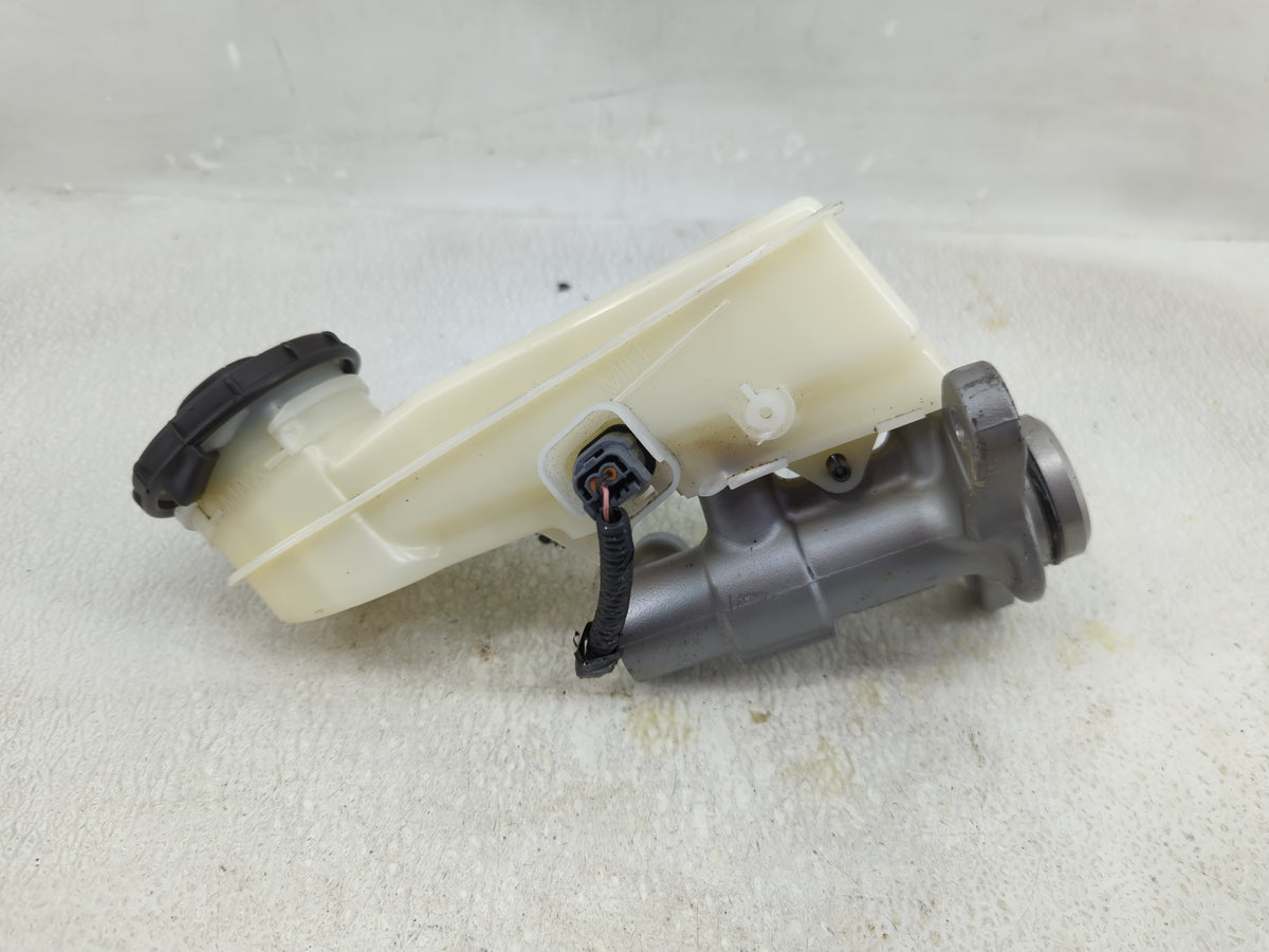 2022-2022 Honda Civic Brake Master Cylinder 1277846 - Oemusedautoparts1.com