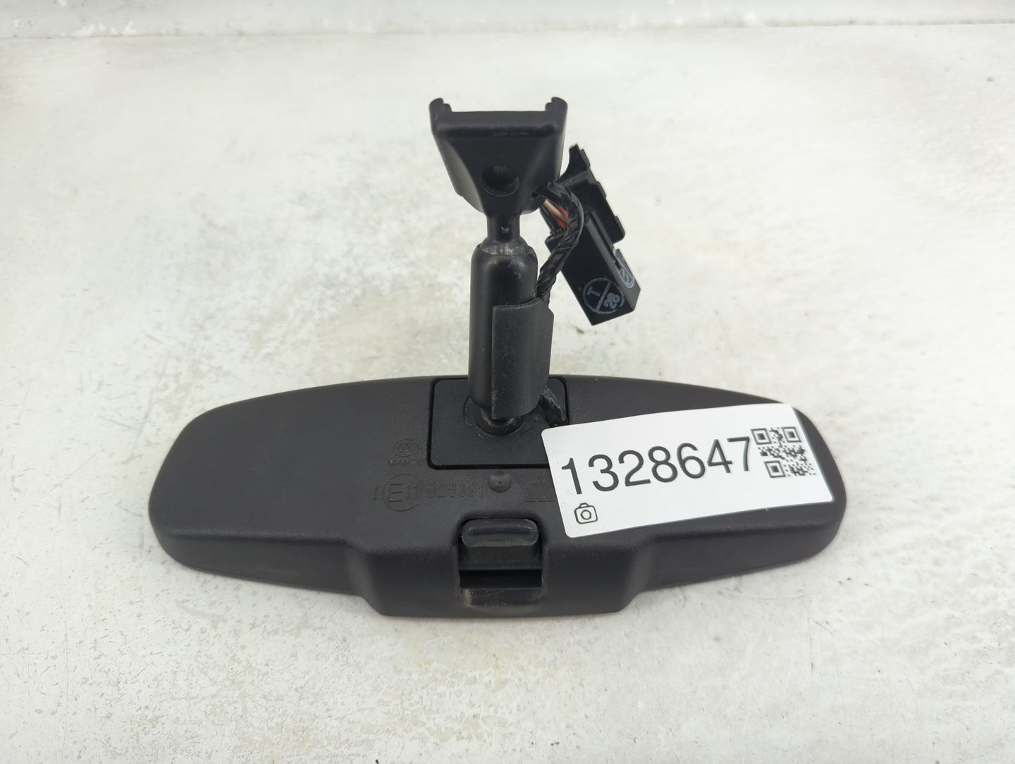 2022 Honda Civic Interior Rear View Mirror Replacement OEM P/N:A048070 Fits OEM Used Auto Parts - Oemusedautoparts1.com