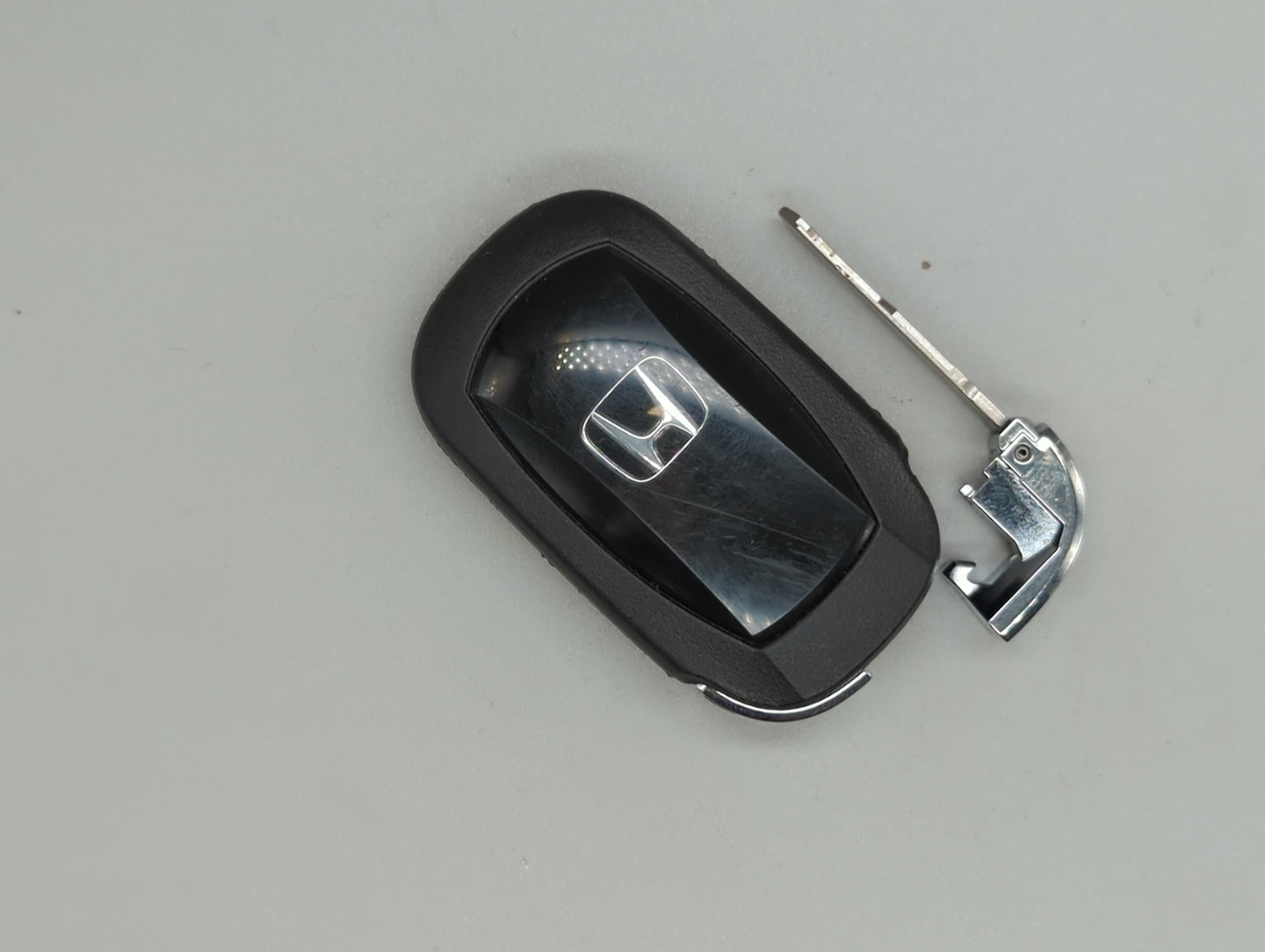 Honda Civic Keyless Entry Remote Fob KR5TP-4 72147-T20-A01 4 buttons - Oemusedautoparts1.com