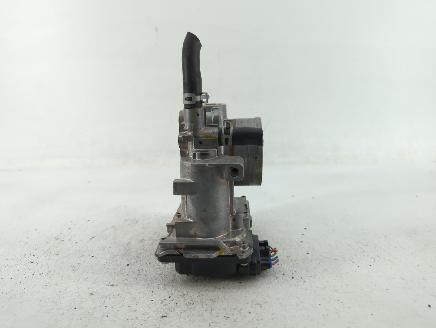 2016-2022 Honda Civic Throttle Body P/N:GMH1A Fits Fits 2016 2017 2018 2019 2020 2021 2022 OEM Used Auto Parts - Oemusedauto