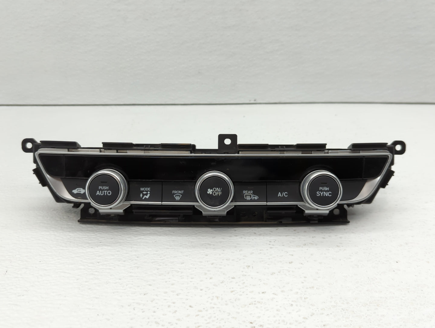 2022 Honda Civic Climate Control Module Temperature AC/Heater Replacement P/N:79610TVAC316M1 Fits OEM Used Auto Parts - Oemu
