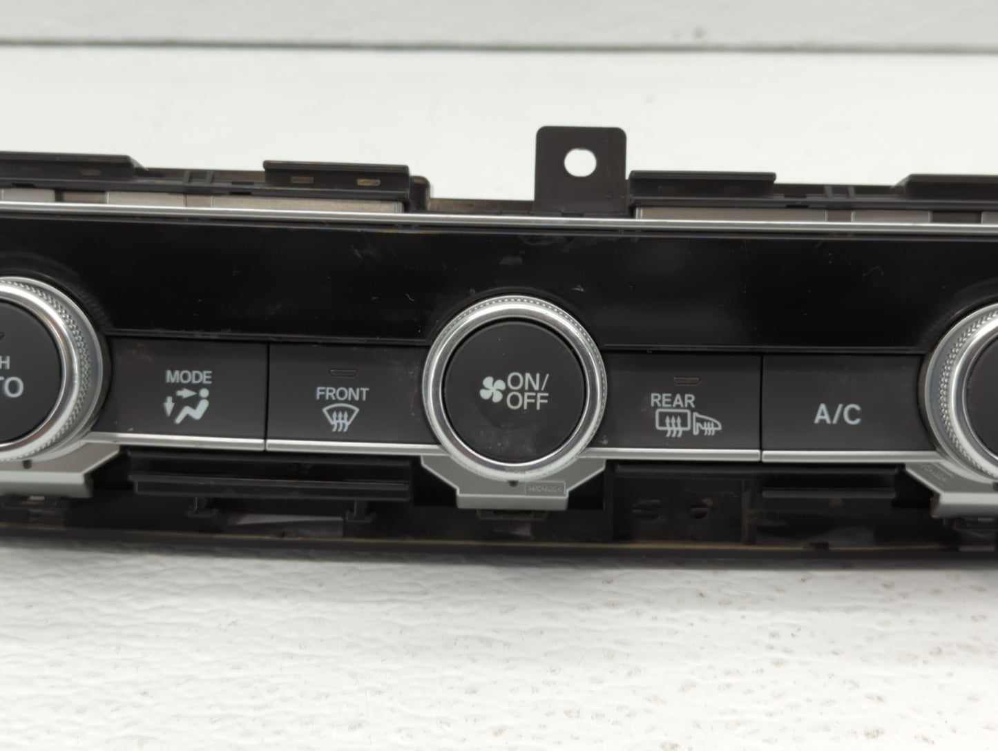 2022 Honda Civic Climate Control Module Temperature AC/Heater Replacement P/N:79610TVAC316M1 Fits OEM Used Auto Parts - Oemu