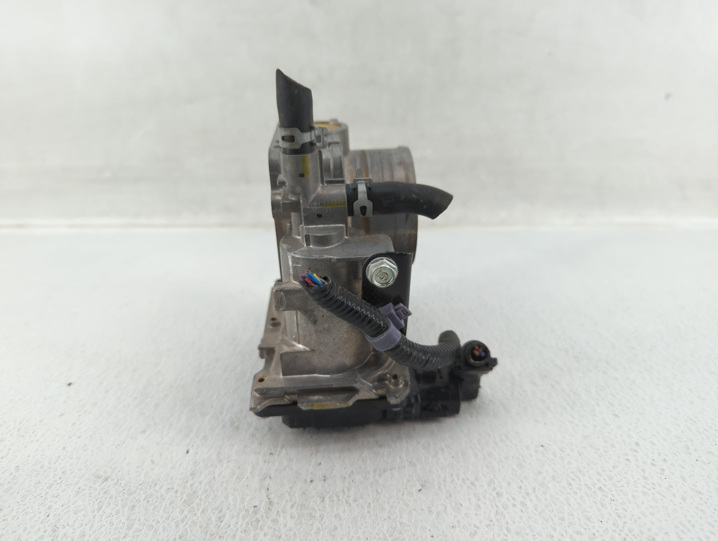 2016-2022 Honda Civic Throttle Body P/N:GMH1A Fits Fits 2016 2017 2018 2019 2020 2021 2022 OEM Used Auto Parts - Oemusedauto