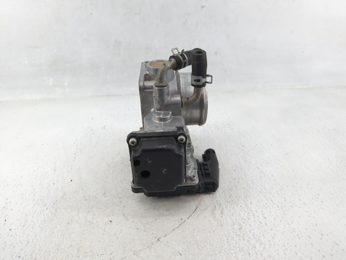 2016-2022 Honda Civic Throttle Body P/N:GMG9A Fits Fits 2016 2017 2018 2019 2020 2021 2022 OEM Used Auto Parts - Oemusedauto