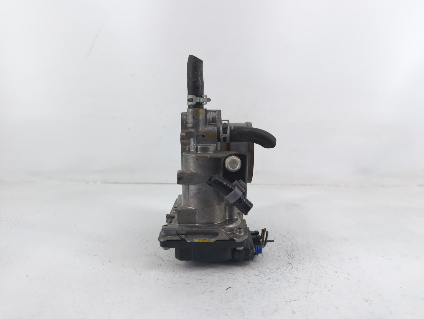 2016-2022 Honda Civic Throttle Body P/N:004697 M30113, GMH1A Fits Fits 2016 2017 2018 2019 2020 2021 2022 OEM Used Auto Part