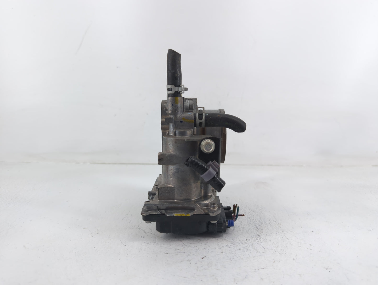 2016-2022 Honda Civic Throttle Body P/N:004697 M30113, GMH1A Fits Fits 2016 2017 2018 2019 2020 2021 2022 OEM Used Auto Part