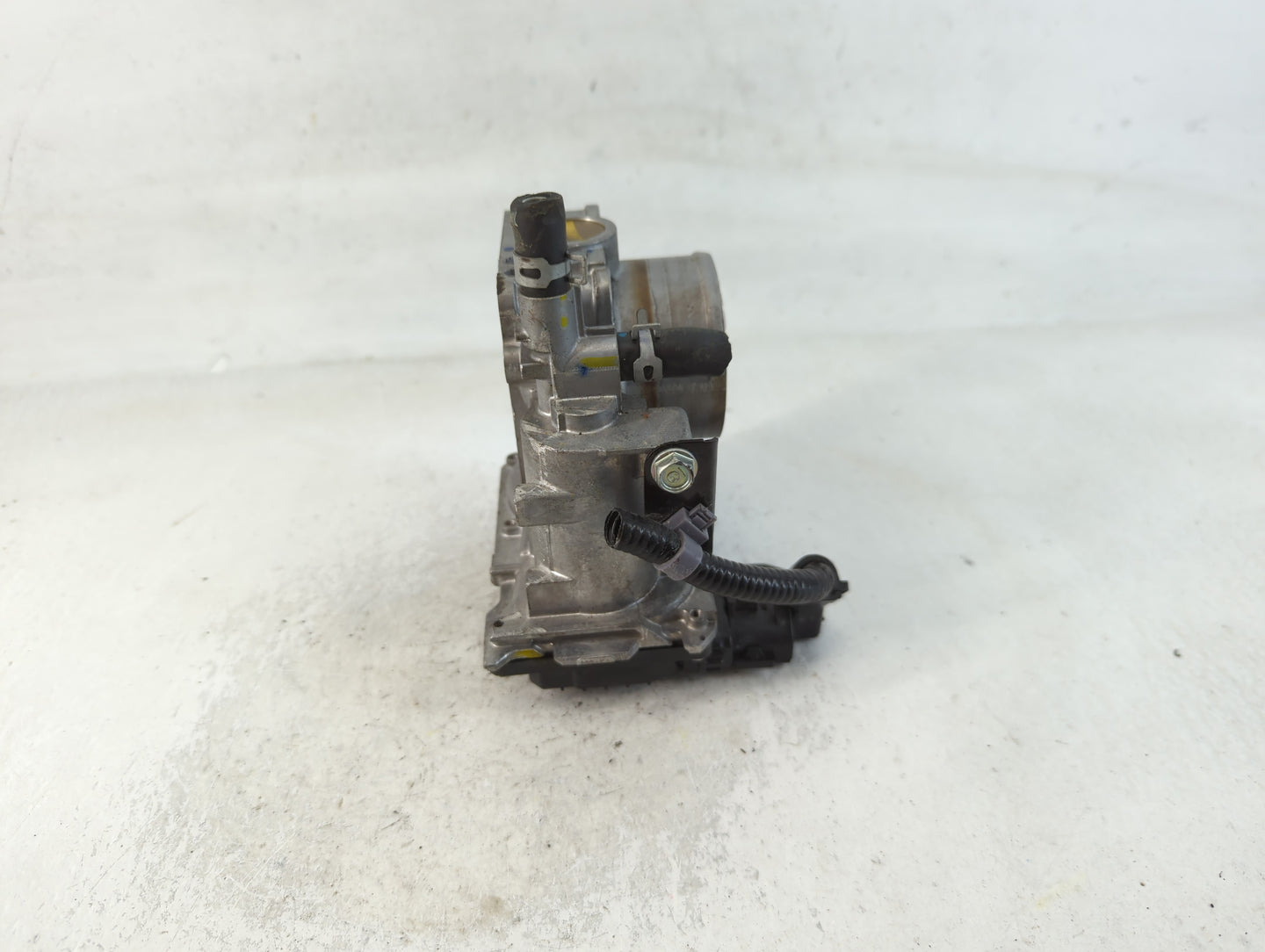 2016-2022 Honda Civic Throttle Body P/N:031019 M20214, GMH1A Fits Fits 2016 2017 2018 2019 2020 2021 2022 OEM Used Auto Part
