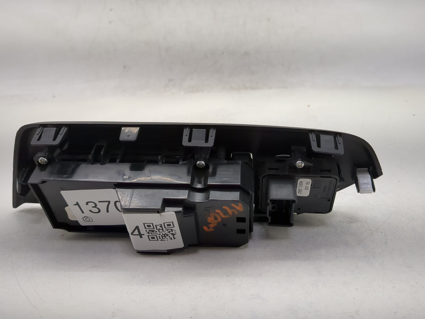 2022 Honda Cr-V Master Power Window Switch Replacement Driver Side Left P/N:M64583 Fits OEM Used Auto Parts - Oemusedautopar