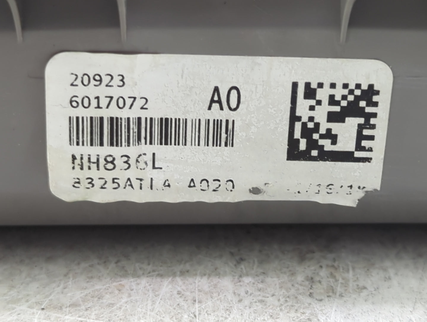 2022 Honda Cr-v Overhead Roof Console 1437898 - Oemusedautoparts1.com