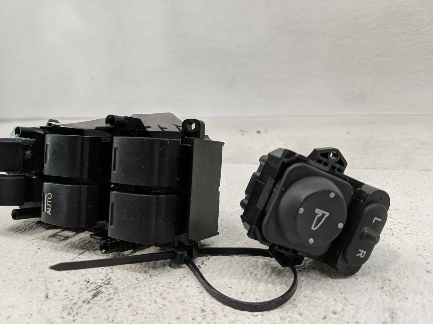2016-2022 Honda Hr-V Master Power Window Switch Replacement Driver Side Left P/N:35750T7SA011M1 Fits OEM Used Auto Parts - O