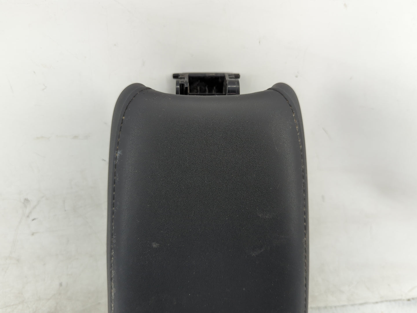 2022 Honda Hr-V Center Console Armrest Cover Lid Fits OEM Used Auto Parts - Oemusedautoparts1.com