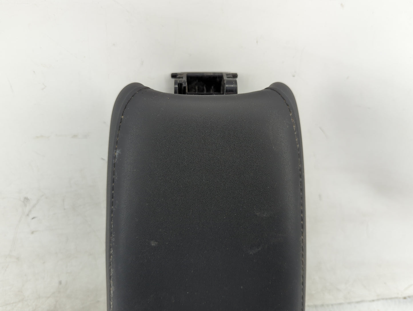 2022 Honda Hr-V Center Console Armrest Cover Lid Fits OEM Used Auto Parts - Oemusedautoparts1.com