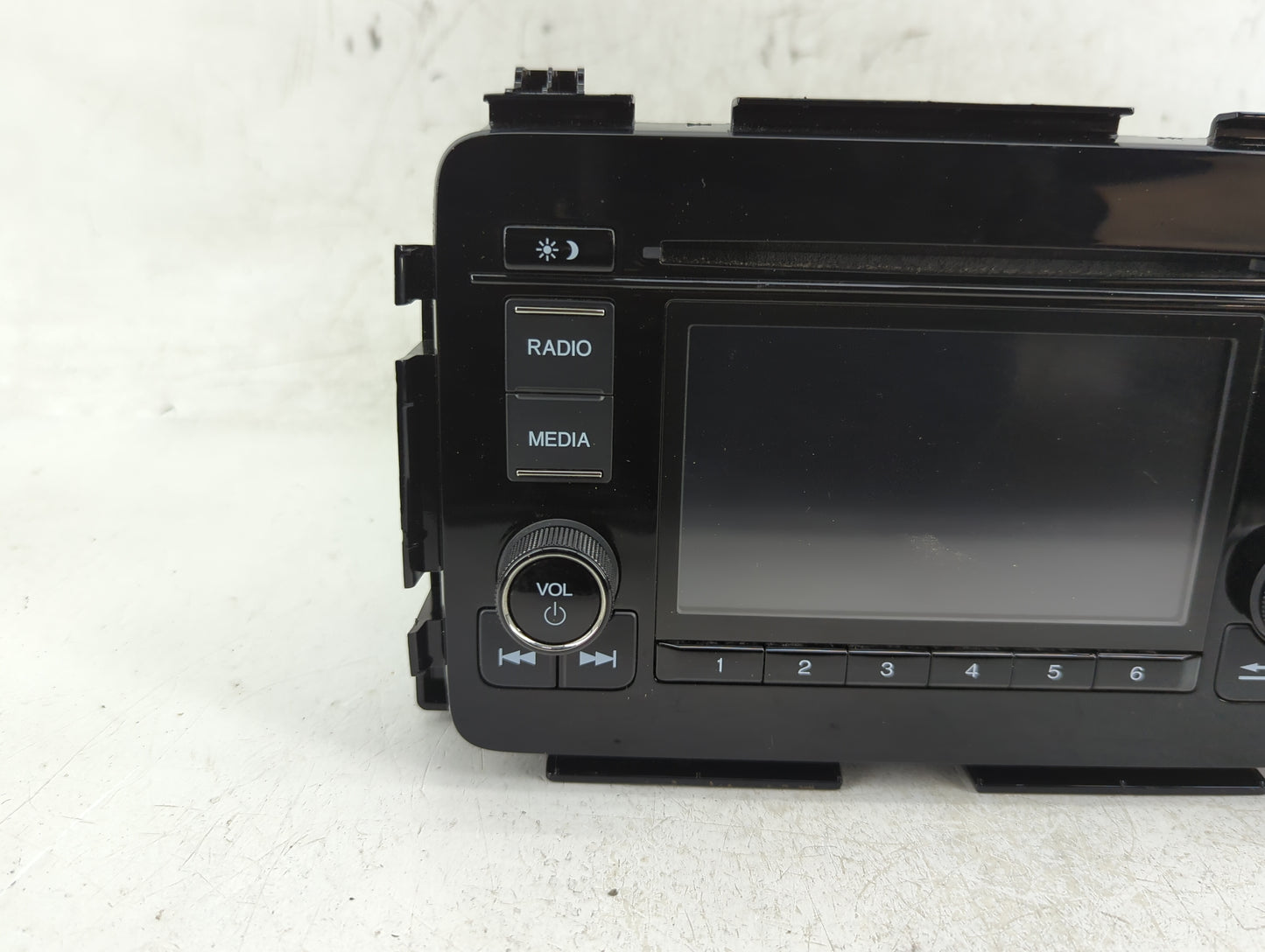 2019-2022 Honda Hr-V Radio AM FM Cd Player Receiver Replacement P/N:39100-T7W-A911-M1 Fits Fits 2019 2020 2021 2022 OEM Used