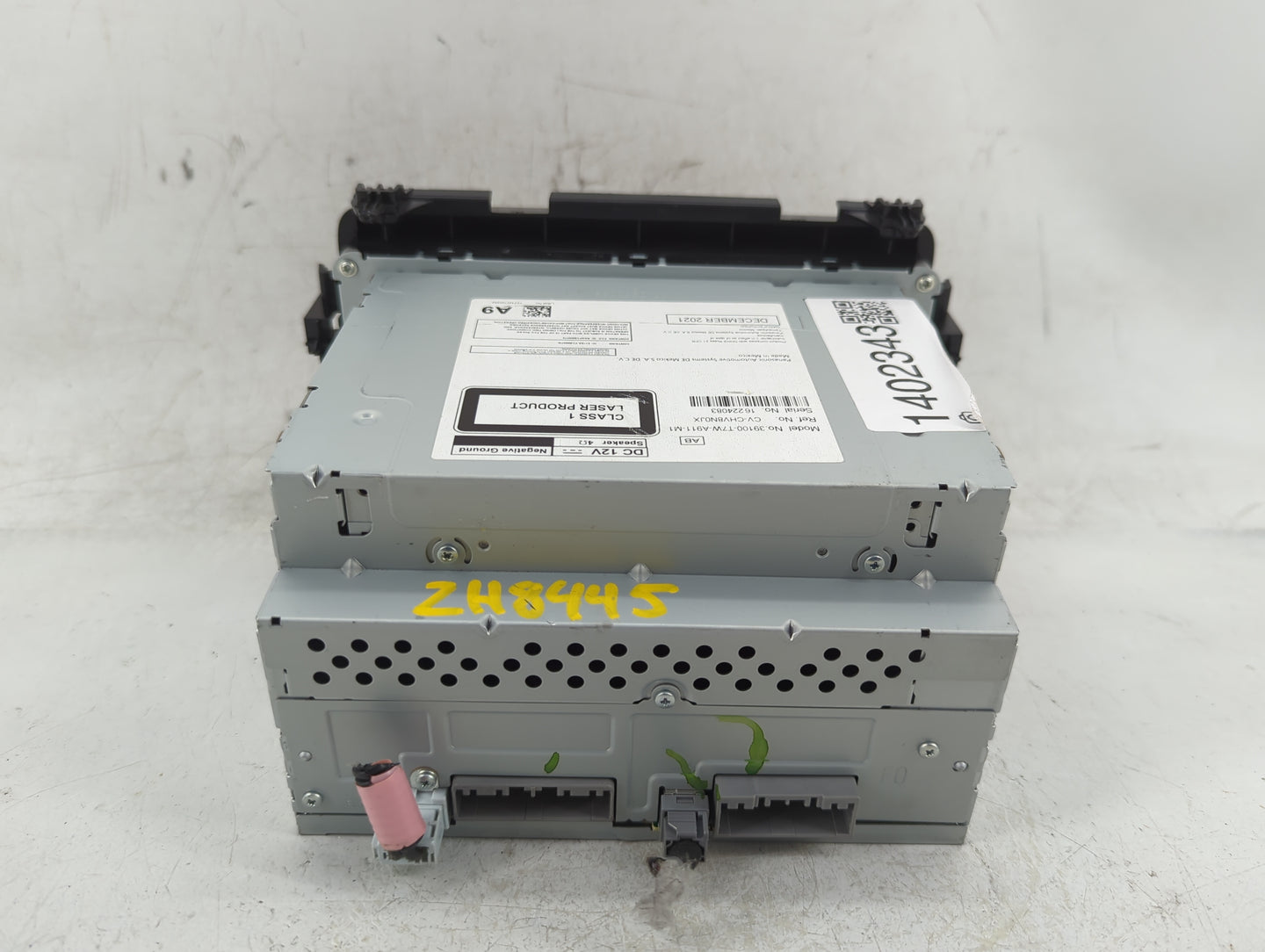 2019-2022 Honda Hr-V Radio AM FM Cd Player Receiver Replacement P/N:39100-T7W-A911-M1 Fits Fits 2019 2020 2021 2022 OEM Used