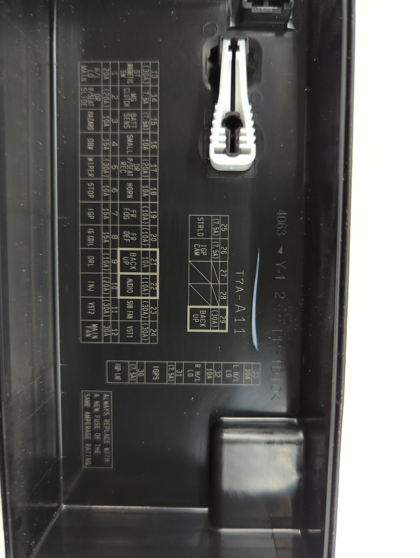 2020-2022 Honda Hr-V Fusebox Fuse Box Panel Relay Module P/N:32120-T7S-A11 Fits Fits 2020 2021 2022 OEM Used Auto Parts - Oe