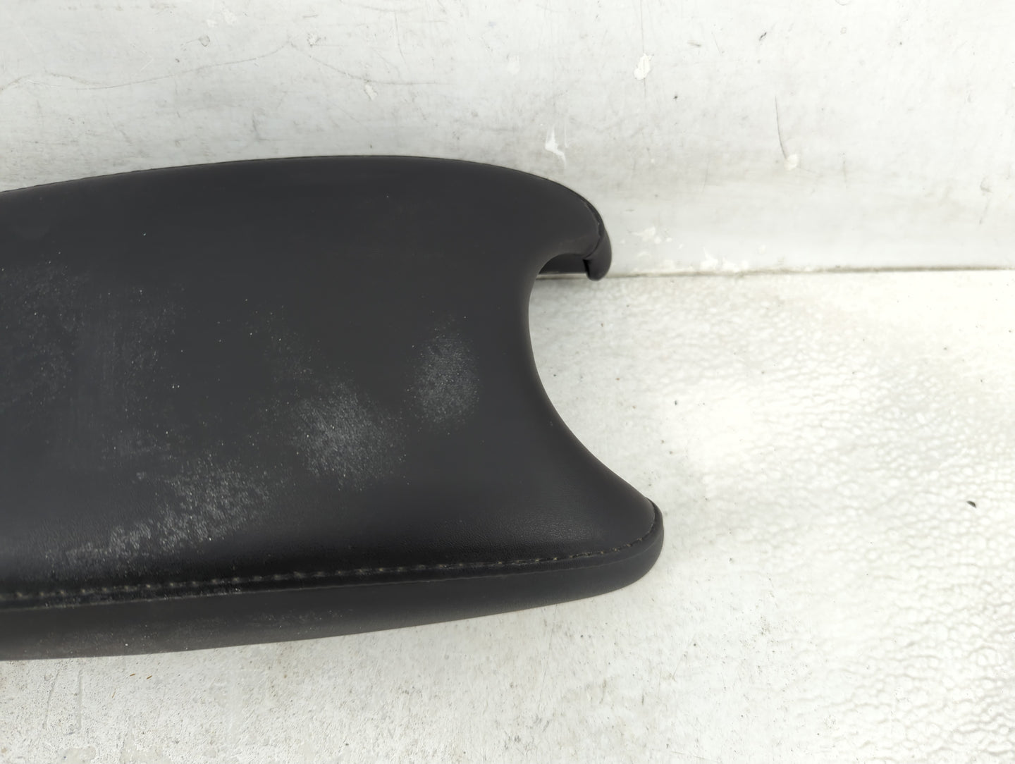 2022 Honda Hr-V Center Console Armrest Cover Lid Fits OEM Used Auto Parts - Oemusedautoparts1.com