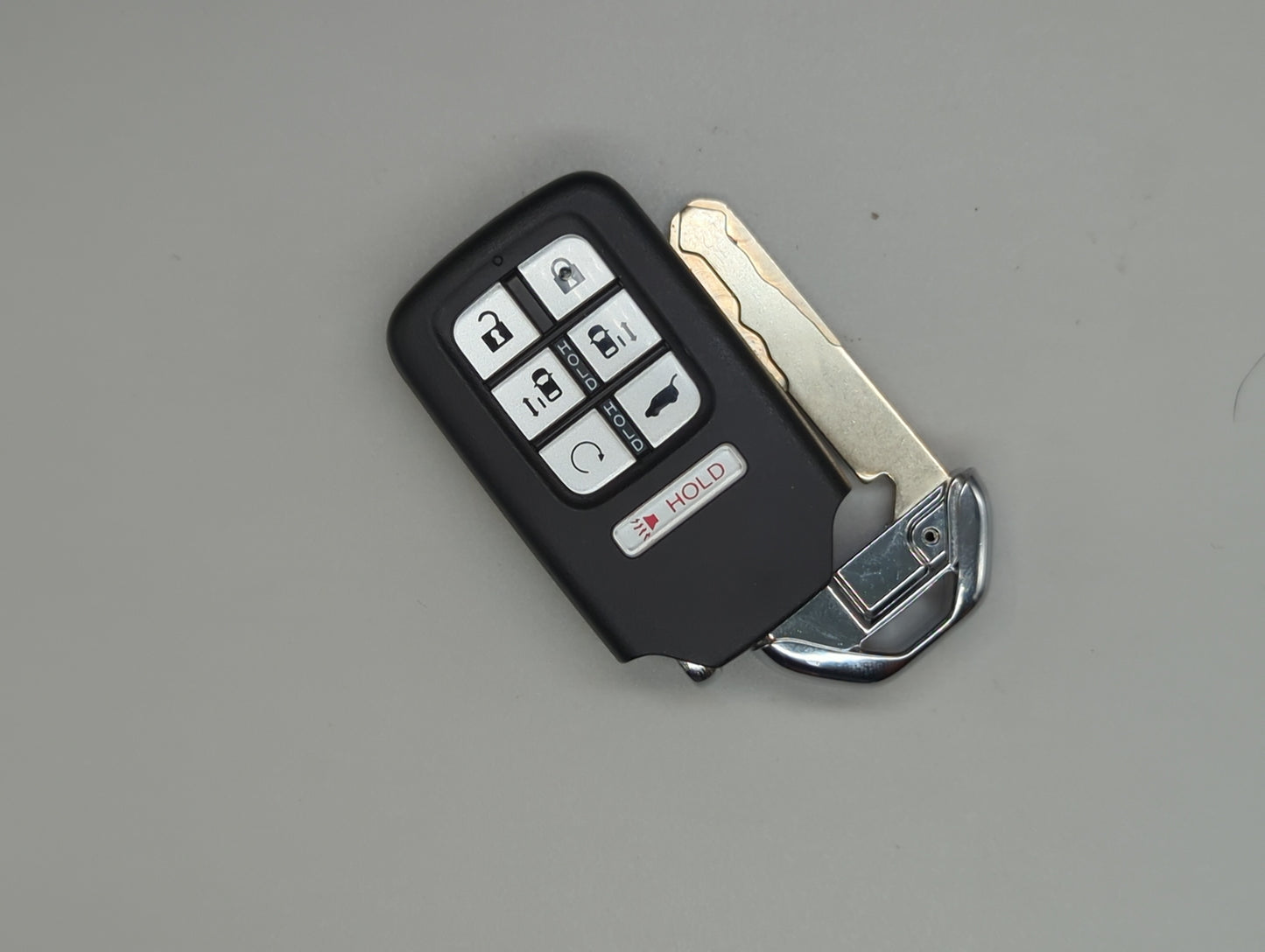 Honda Odyssey Keyless Entry Remote Fob KR5T4X 72147-THR-A72 6 buttons - Oemusedautoparts1.com