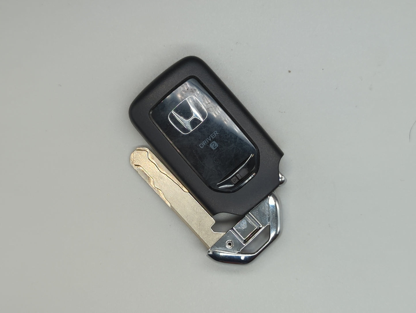 Honda Odyssey Keyless Entry Remote Fob KR5T4X 72147-THR-A72 6 buttons - Oemusedautoparts1.com