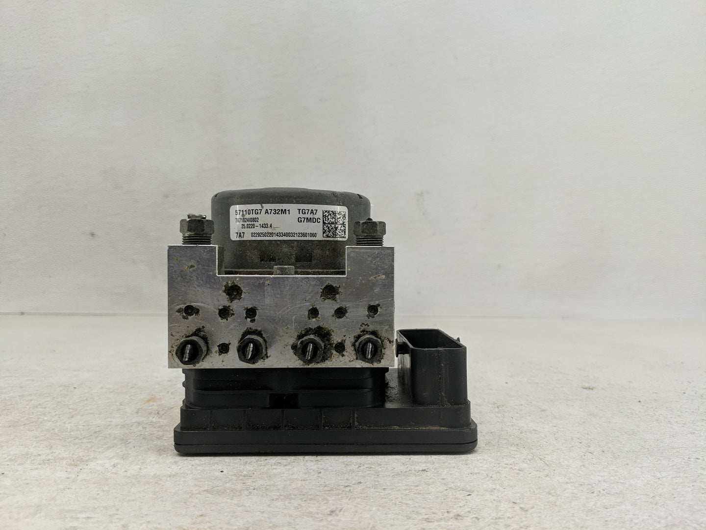 2019-2022 Honda Pilot ABS Pump Control Module Replacement P/N:57110TG7 A732M1 Fits Fits 2019 2020 2021 2022 OEM Used Auto Pa