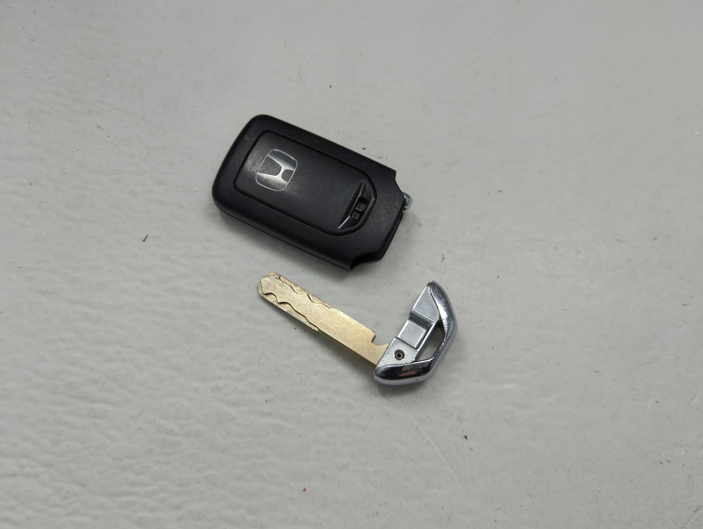 Honda Ridgeline Keyless Entry Remote Fob KR5T41 72147-T6Z-A51 4 buttons - Oemusedautoparts1.com