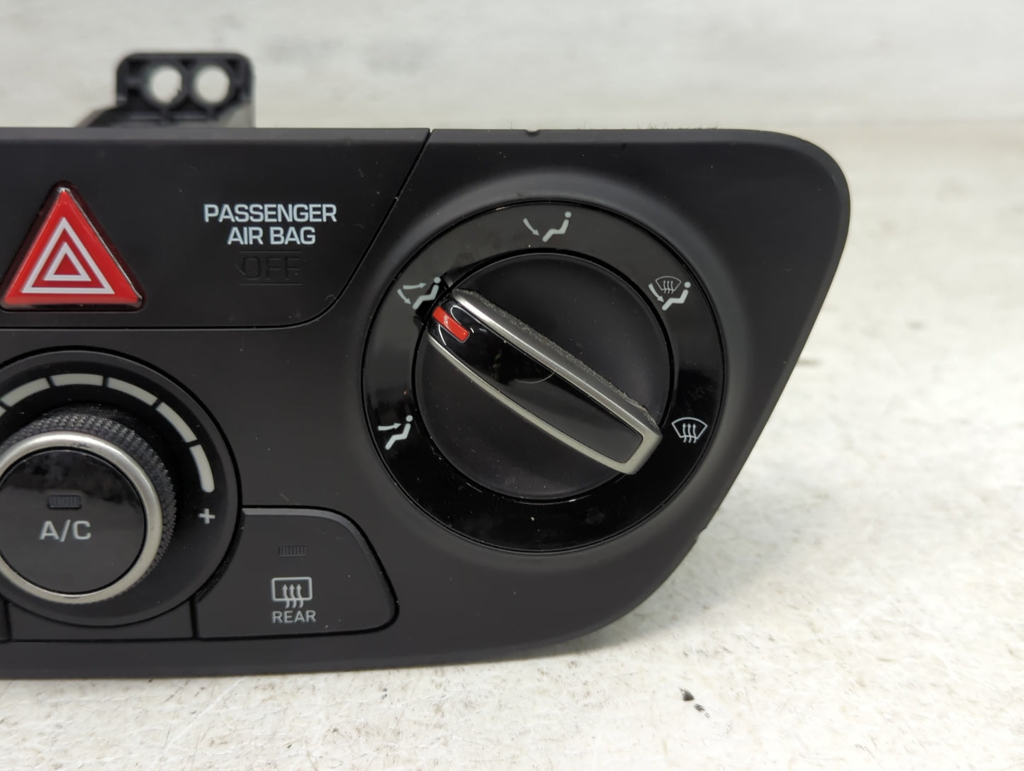 2018-2022 Hyundai Accent Climate Control Module Temperature AC/Heater Replacement P/N:Q029J00M 97250J0001RDR Fits OEM Used A
