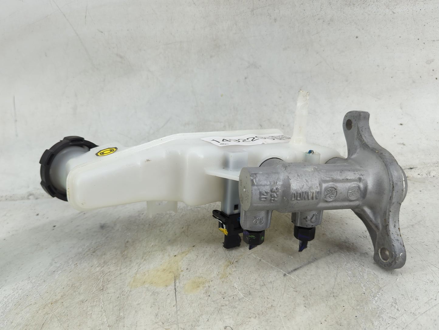 2020-2022 Hyundai Accent Brake Master Cylinder - Oemusedautoparts1.com